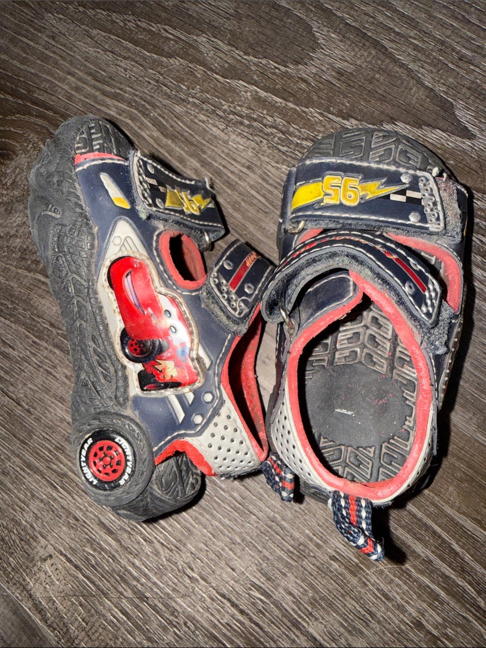 Kids Navy and Red Light-Up Sandal Velcro strap size 5.5 toddler Disney Cars
